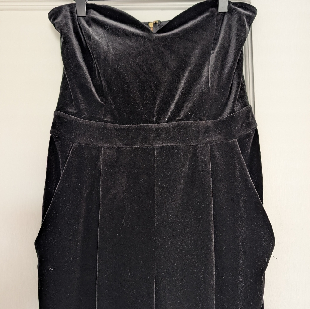 Women's Express Black Velvet Heart-Shaped Strapless Jumpsuit - Picture 3 of 4